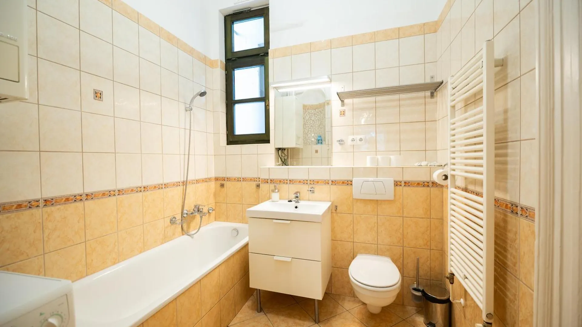 Klauzal Frendly Apartman Apartment Budapest Hungary